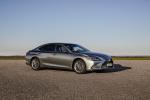 Lexus ES300h with Digital Side-View Monitor 2020 года (EU)